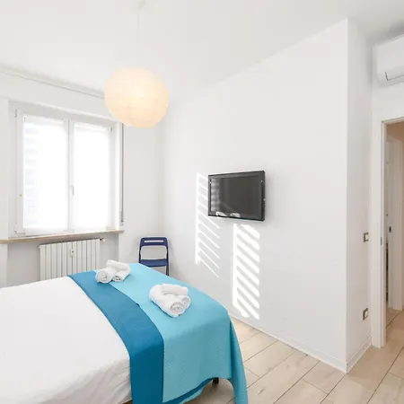 Desenzanoloft Official Partner Marriott Homes & - Window Of Family With Parking Spot Apartment *