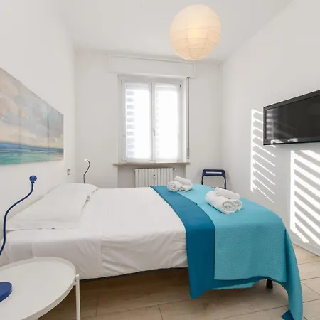 Desenzanoloft Official Partner Marriott Homes & - Window Of Family With Parking Spot