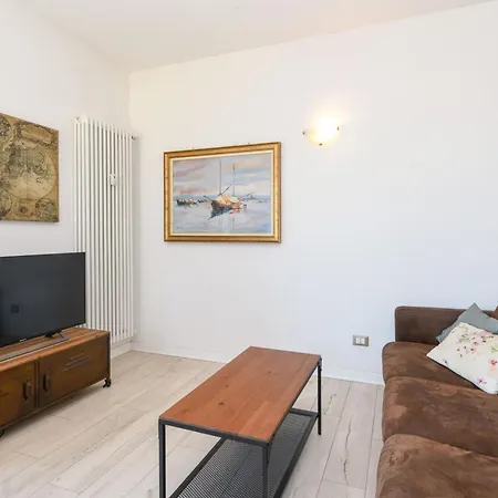 Desenzanoloft Official Partner Marriott Homes & - Window Of Family With Parking Spot Apartment *