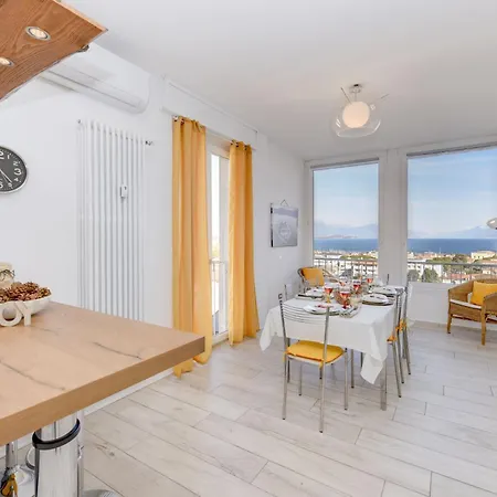 Desenzanoloft Official Partner Marriott Homes & - Window Of Family With Parking Spot Apartment *