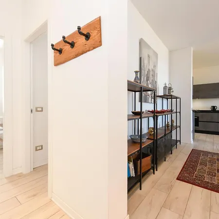 Apartmán Desenzanoloft Official Partner Marriott Homes & - Window Of Family With Parking Spot *